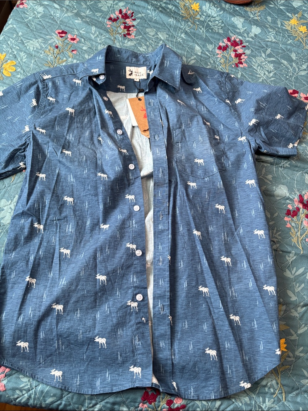 Casual Blue Short-Sleeve Button-Down Shirt with White Moose Print